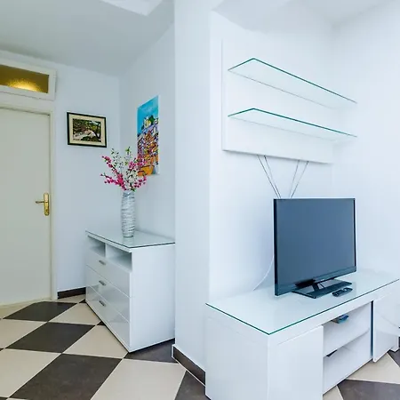 Apartman Beautiful Sea View - Two Bedroom With Terrace And Sea Vi... *