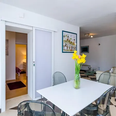 Beautiful Sea View - Two Bedroom With Terrace And Sea Vi... Apartment